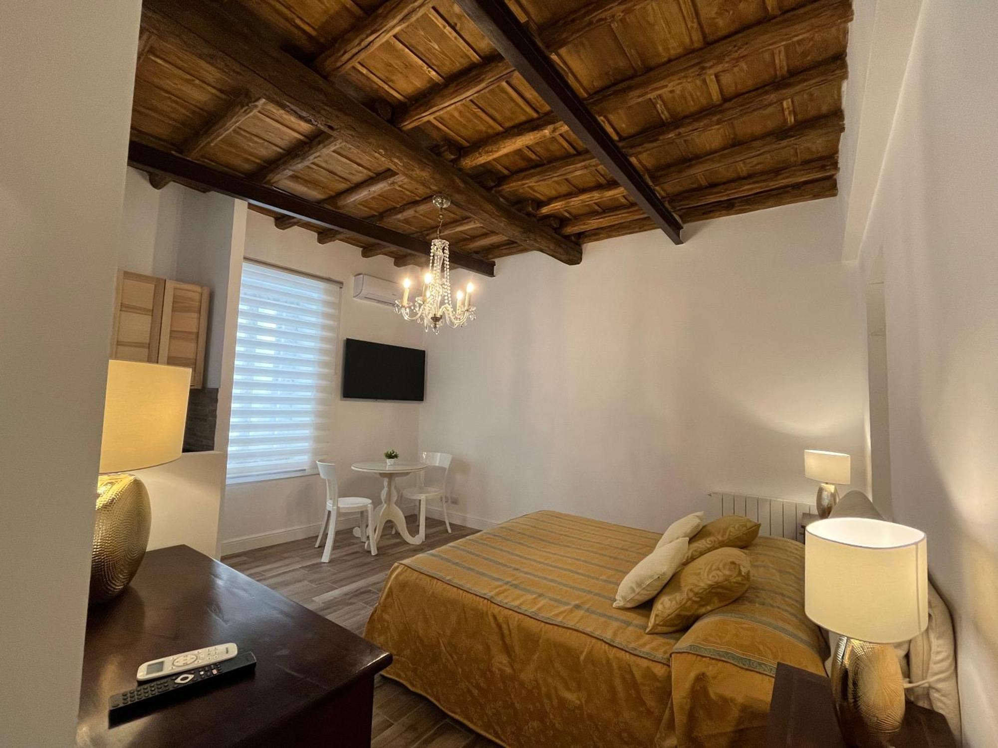 Urbana 33, Rome